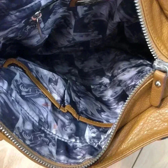 Junior Drake brown leather hobo bag with double straps - Picture 9 of 11